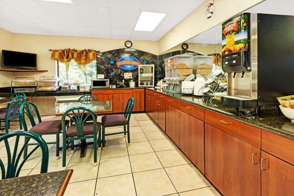 BAYMONT SUITES LAWRENCE (Lawrence)